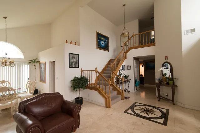 987 Cantebury Drive – photo 3
